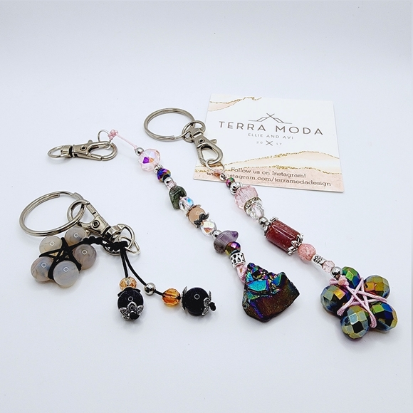 Pink Jasper Pentaflower Beaded Keychain - Picture 2 of 3